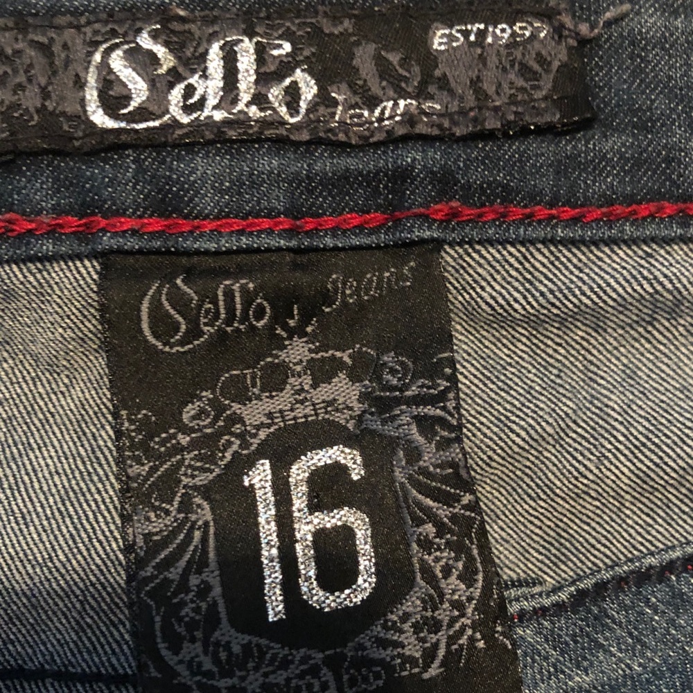 Blue Jeans - Picture 3 of 4